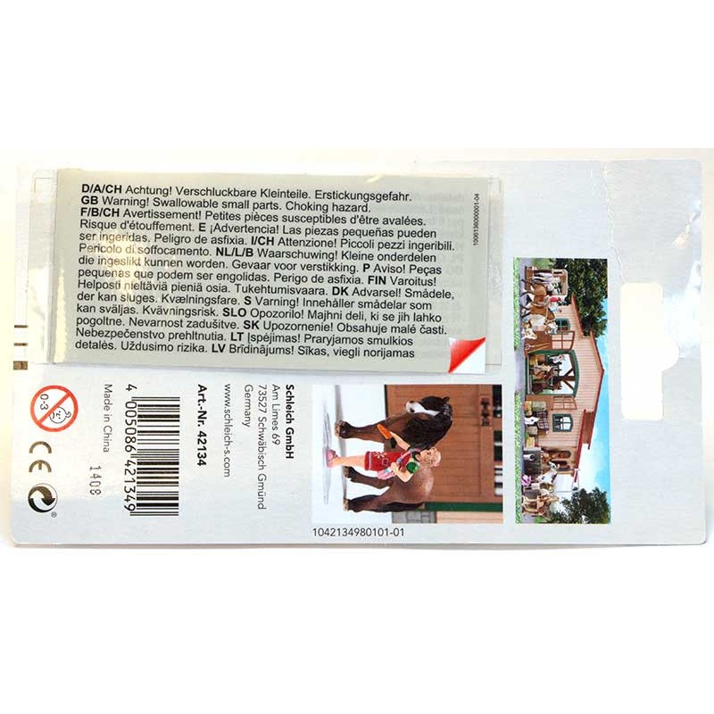 Mädchen fütternd Mädchen fütternd