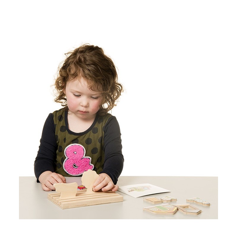 Peek and tell Peek and tell