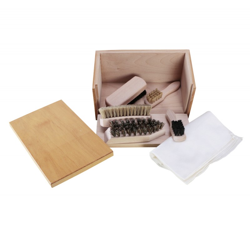 Schuhputzsatz, fünf Bürsten und Schuhtuch - Set Schuhputzsatz, fünf Bürsten und Schuhtuch - Set