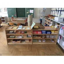 Shelf with 4 shelves