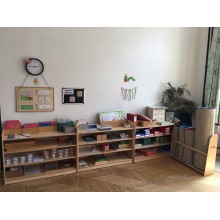 Shelf with 4 shelves