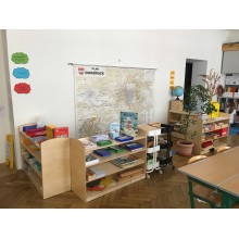 Shelf with 4 shelves