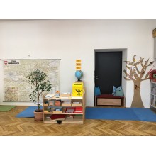 Shelf with 4 shelves