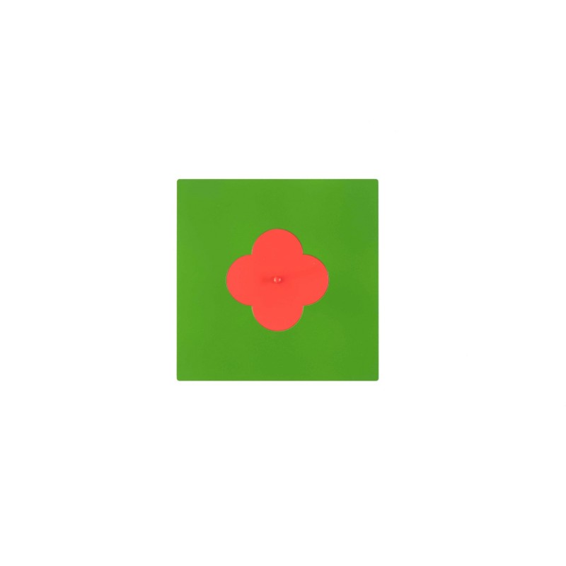 Horizontal quatrefoil