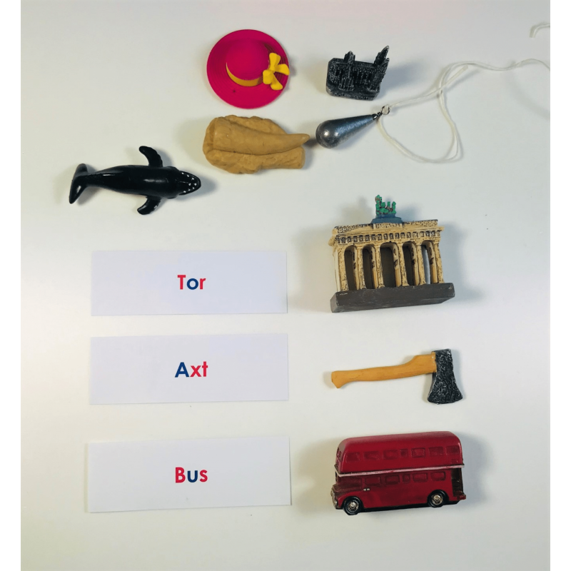 Reading boxes according to Montessori