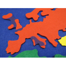 ERDTIERE SET with felt continents & oceans