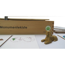 Monumentová krabica – Montessori pamiatky kontinentov